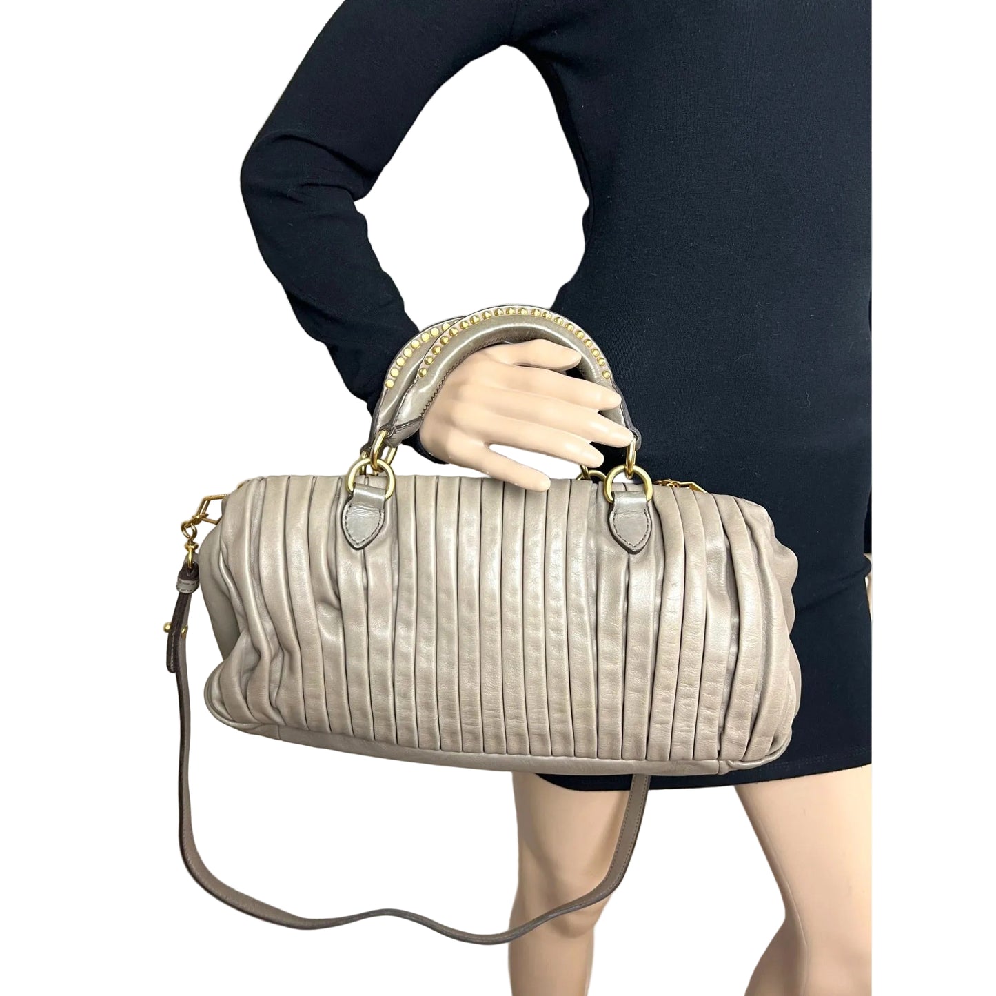
                  
                    Miu Miu Nappa Plisse Beige Cammeo Bowling Bag Vintage
                  
                