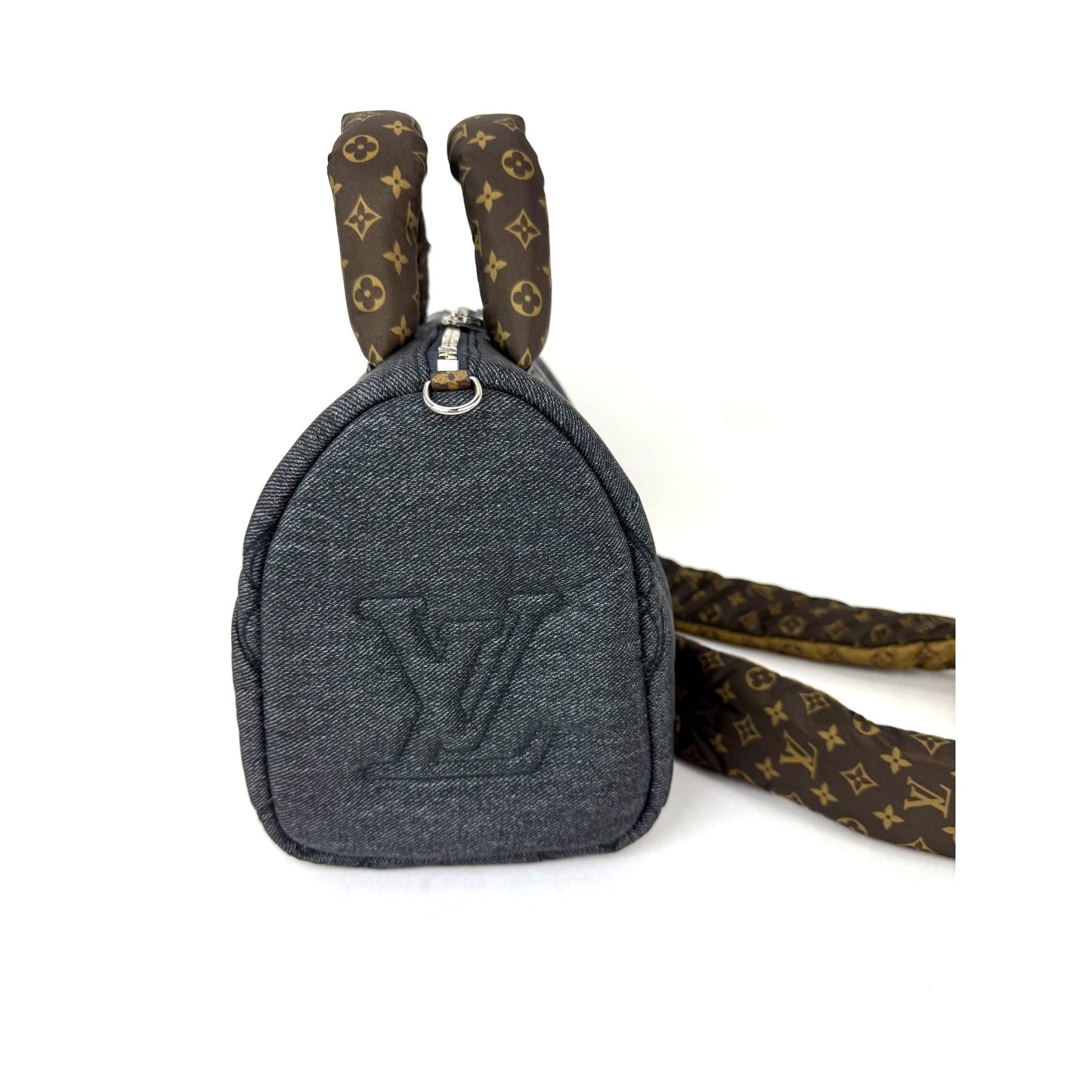 
                  
                    Louis Vuitton Speedy 25 Bandouliere Black Denim Puffer Hand Bag
                  
                