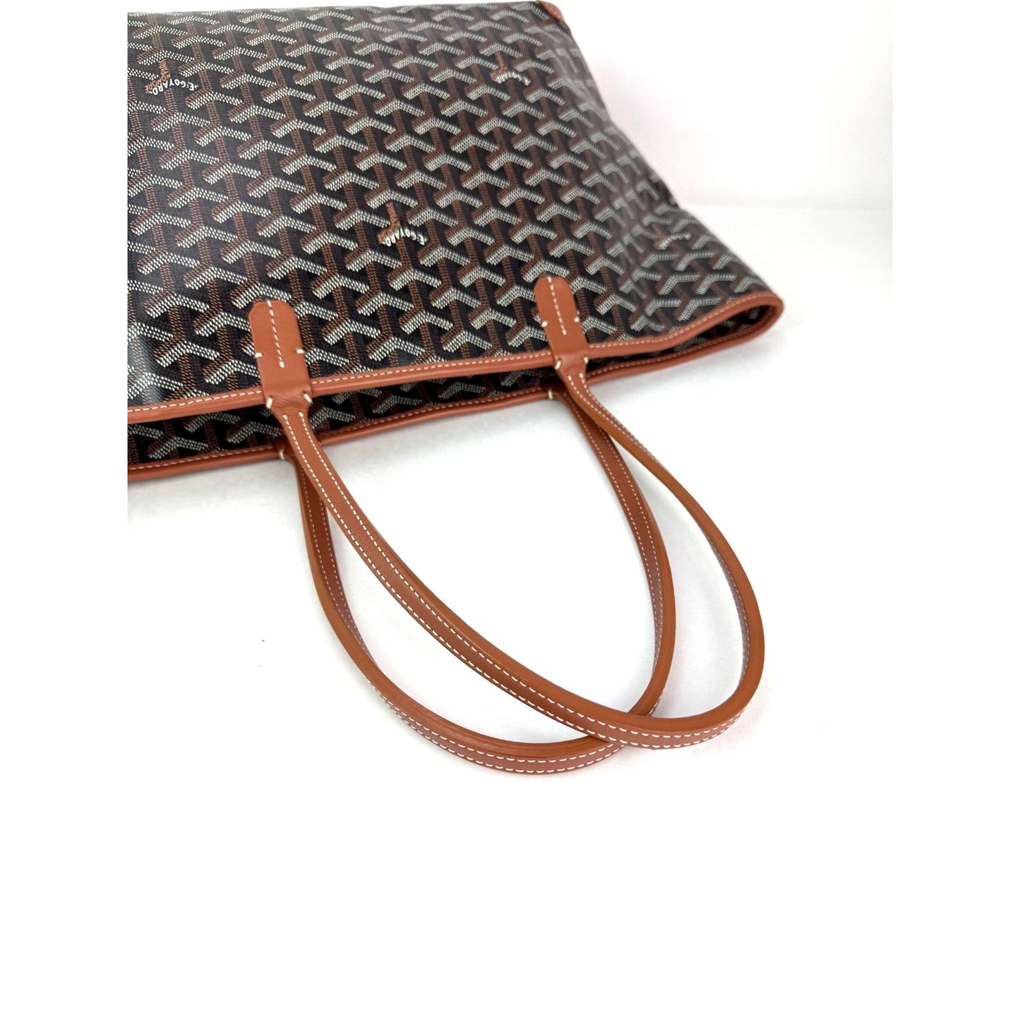 
                  
                    Goyard Goyardine Artois MM Black Reinforced Corners Zipper tote Bag SOLD
                  
                