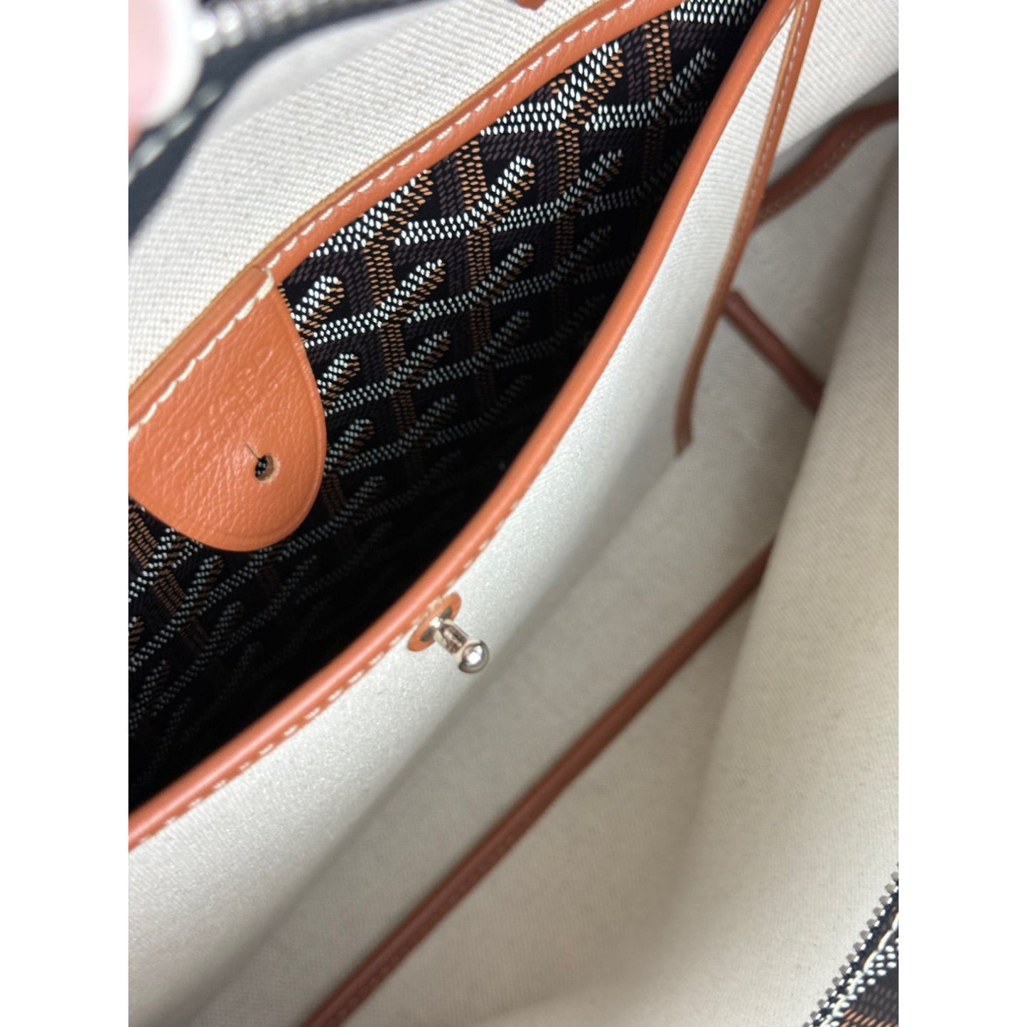 
                  
                    Goyard Goyardine Artois MM Black Reinforced Corners Zipper tote Bag SOLD
                  
                