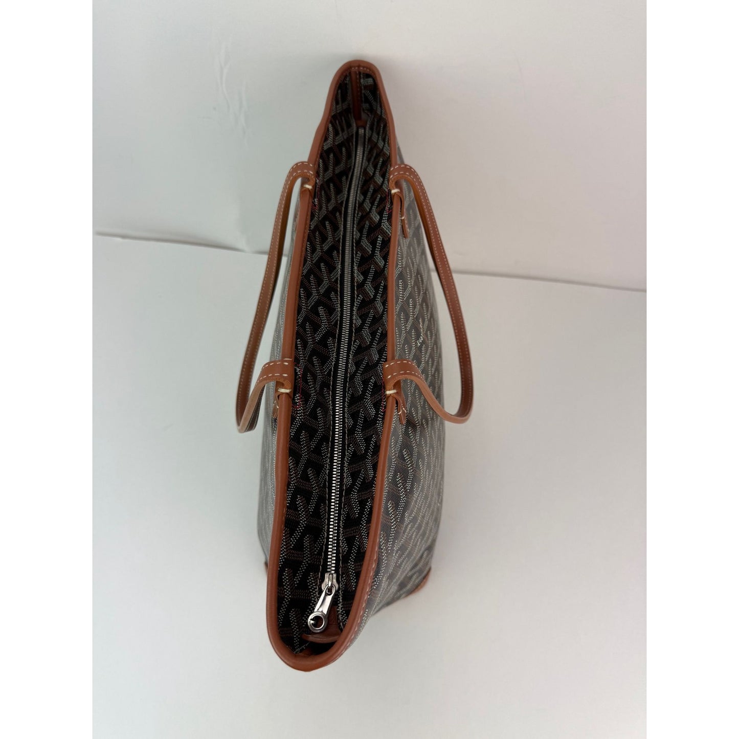 
                  
                    Goyard Goyardine Artois MM Black Reinforced Corners Zipper tote Bag SOLD
                  
                