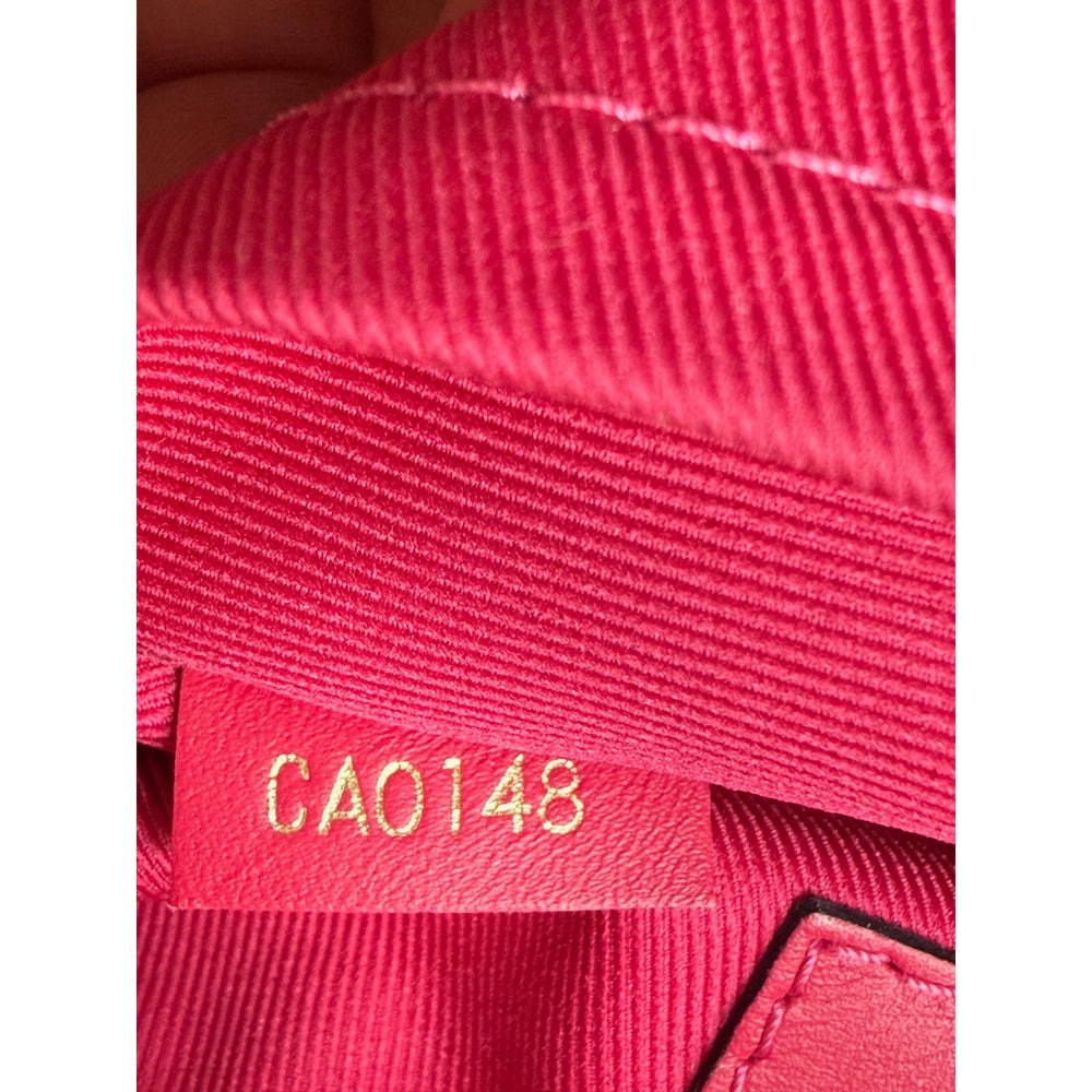 
                  
                    Louis Vuitton Saintonge Fuchsia Monogram Crossbody Bag Tassel
                  
                