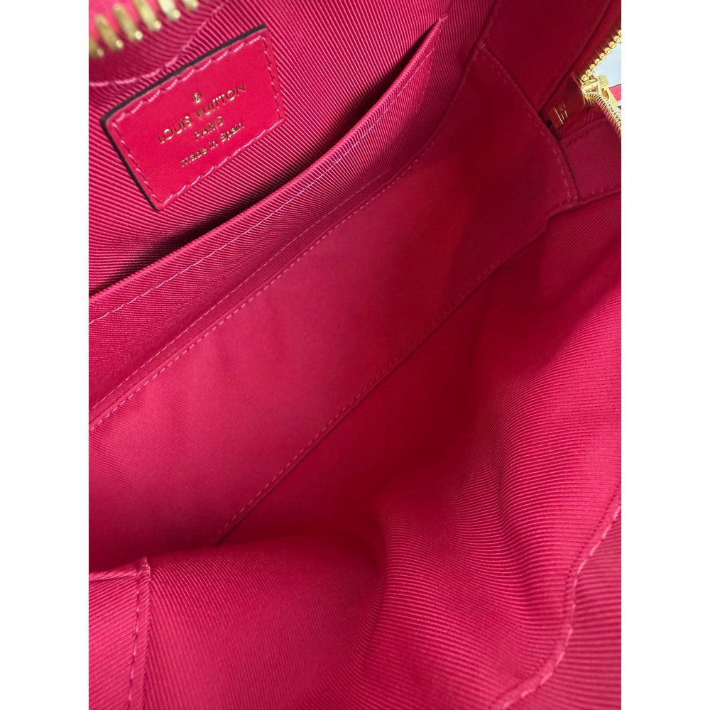 
                  
                    Louis Vuitton Saintonge Fuchsia Monogram Crossbody Bag Tassel
                  
                