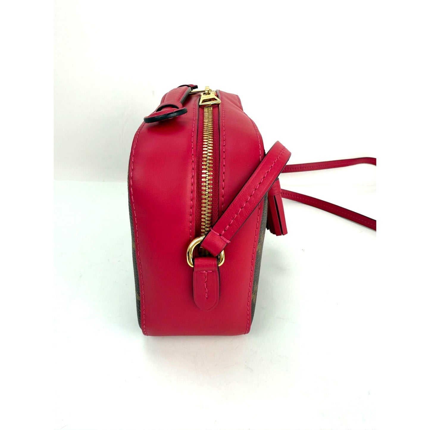 
                  
                    Louis Vuitton Saintonge Fuchsia Monogram Crossbody Bag Tassel
                  
                