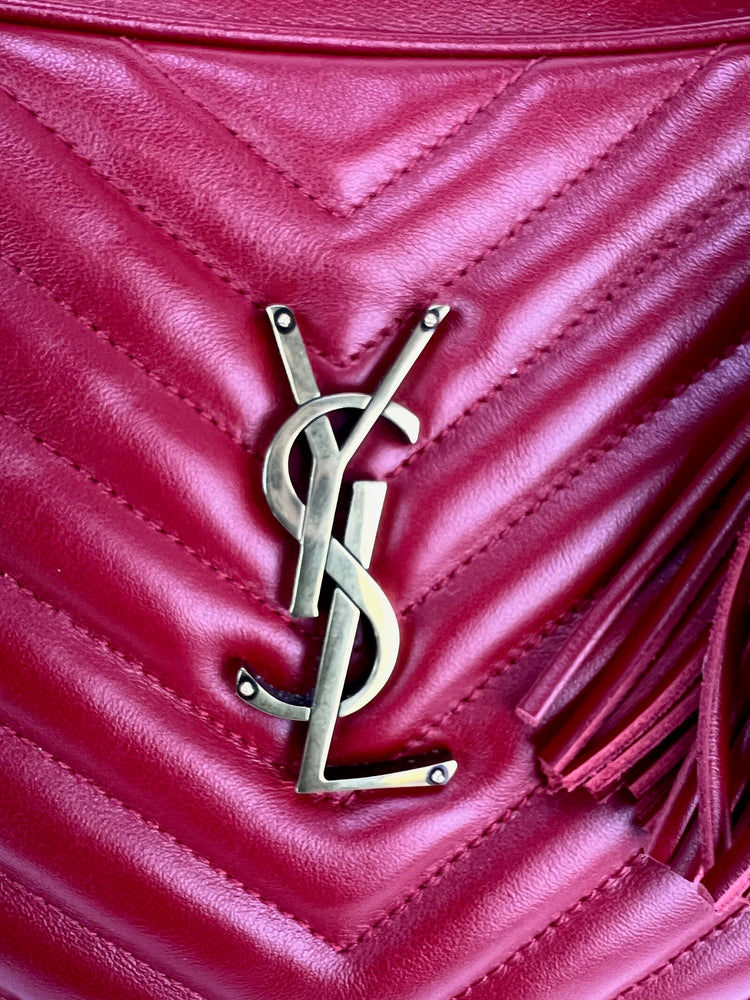 
                  
                    YVES SAINT LAURENT Matelasse Calfskin Lou Camera Red Crossbody Bag
                  
                