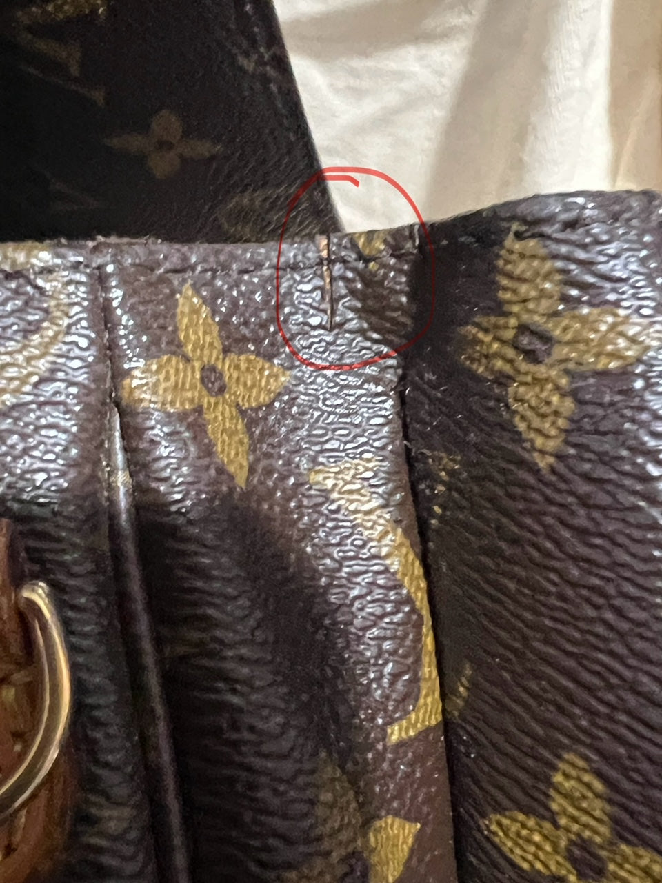 
                  
                    Louis Vuitton Pochette Metis Monogram Messenger Crossbody Bag
                  
                