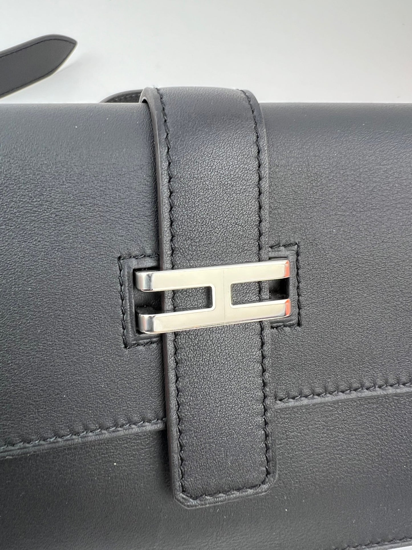 
                  
                    Hermes Black Swift Elan Pocket 24 Leather Belt Bag
                  
                