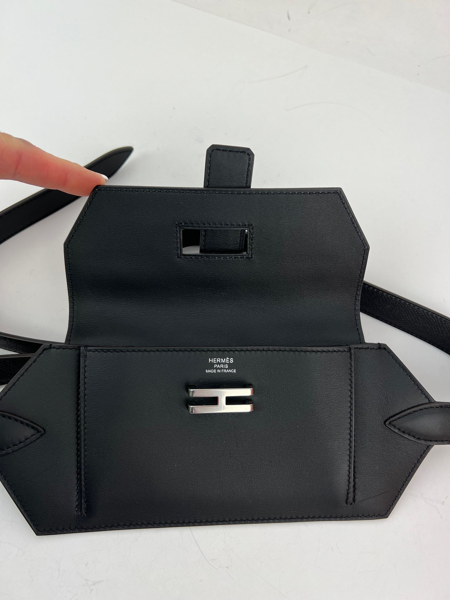 
                  
                    Hermes Black Swift Elan Pocket 24 Leather Belt Bag
                  
                