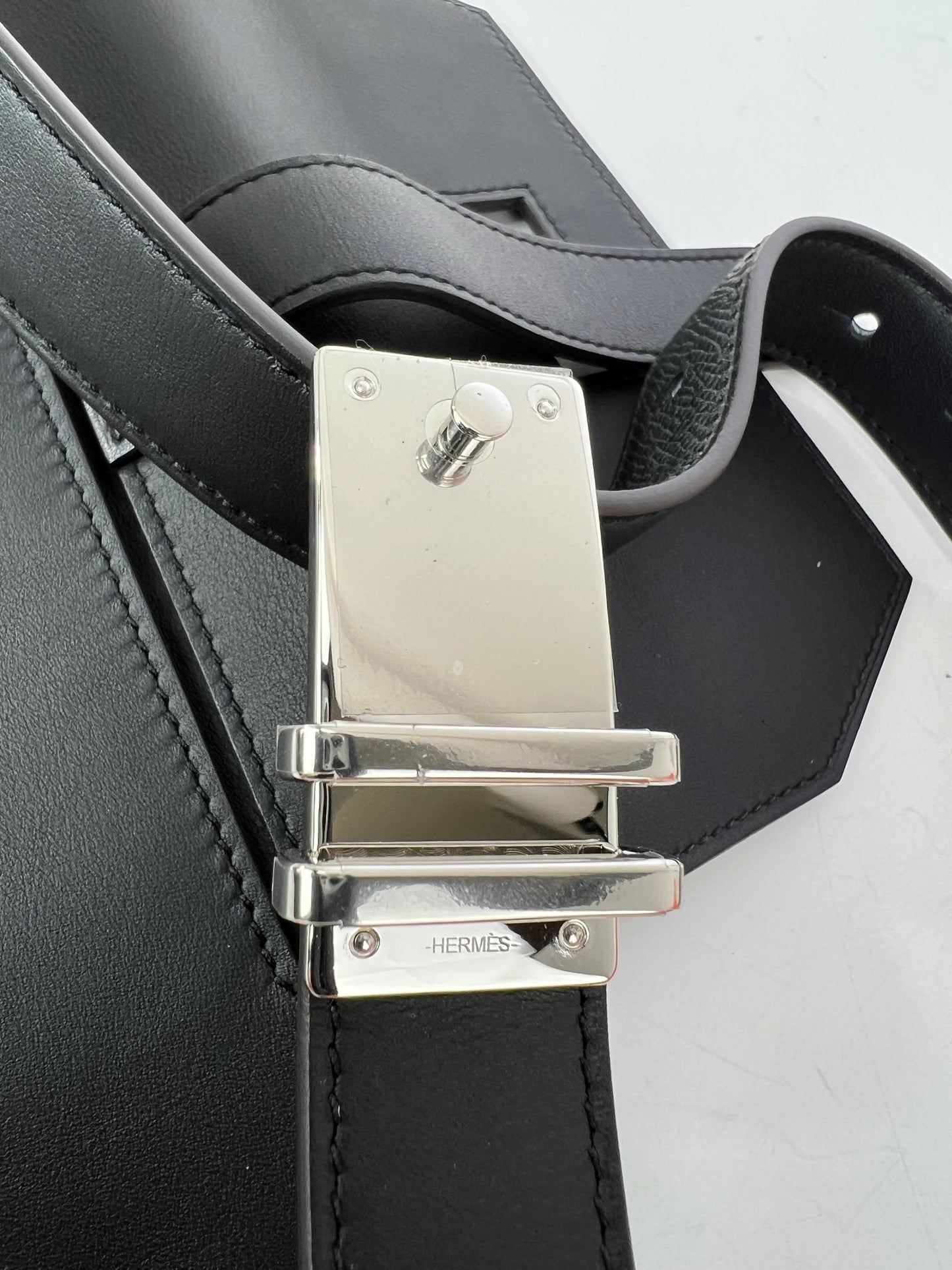 
                  
                    Hermes Black Swift Elan Pocket 24 Leather Belt Bag
                  
                