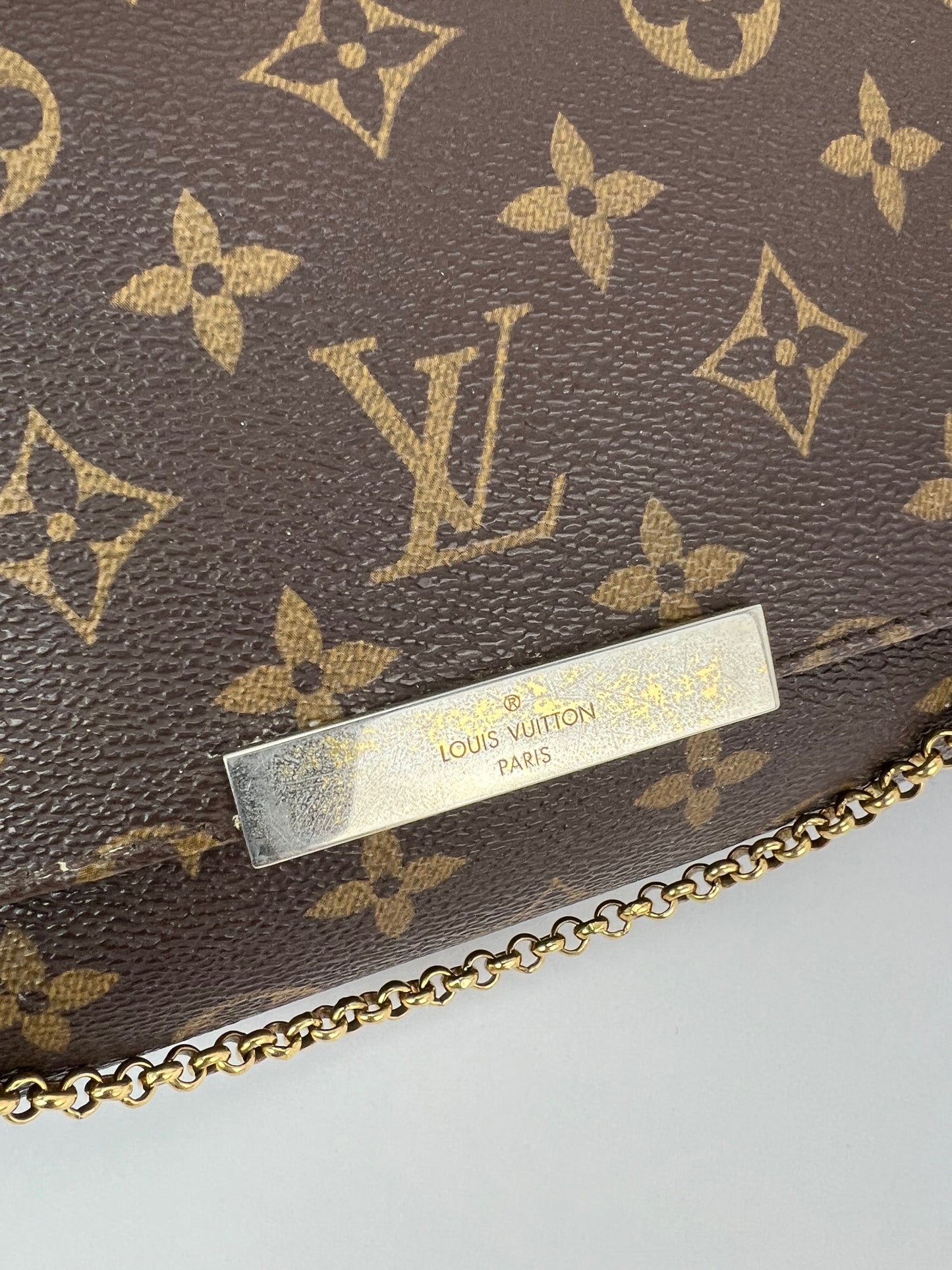
                  
                    Louis Vuitton Favorite MM Monogram Crossbody Bag
                  
                