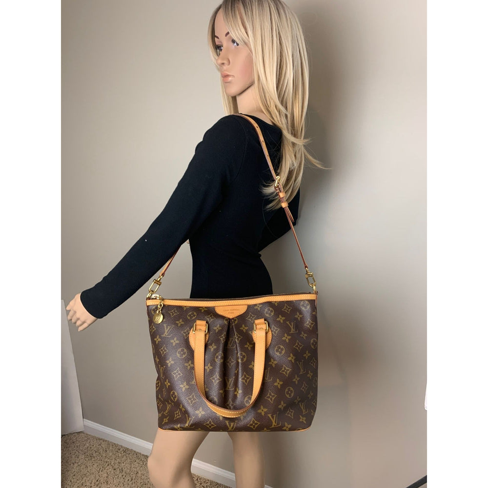 
                  
                    Louis Vuitton Palermo PM Monogram Hand Shoulder Bag
                  
                