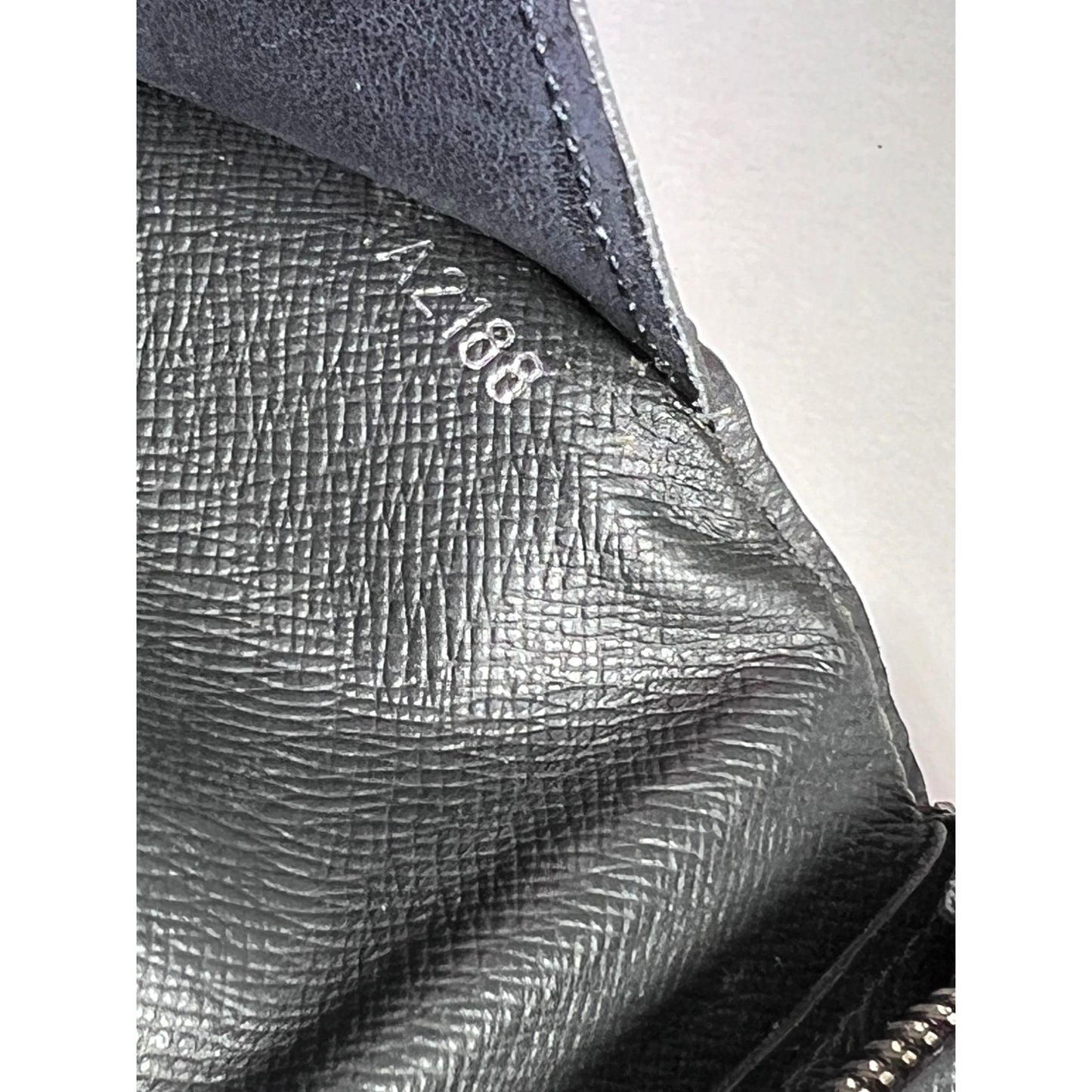 
                  
                    LOUIS VUITTON Damier Graphite Brazza Long Black Canvas Wallet
                  
                