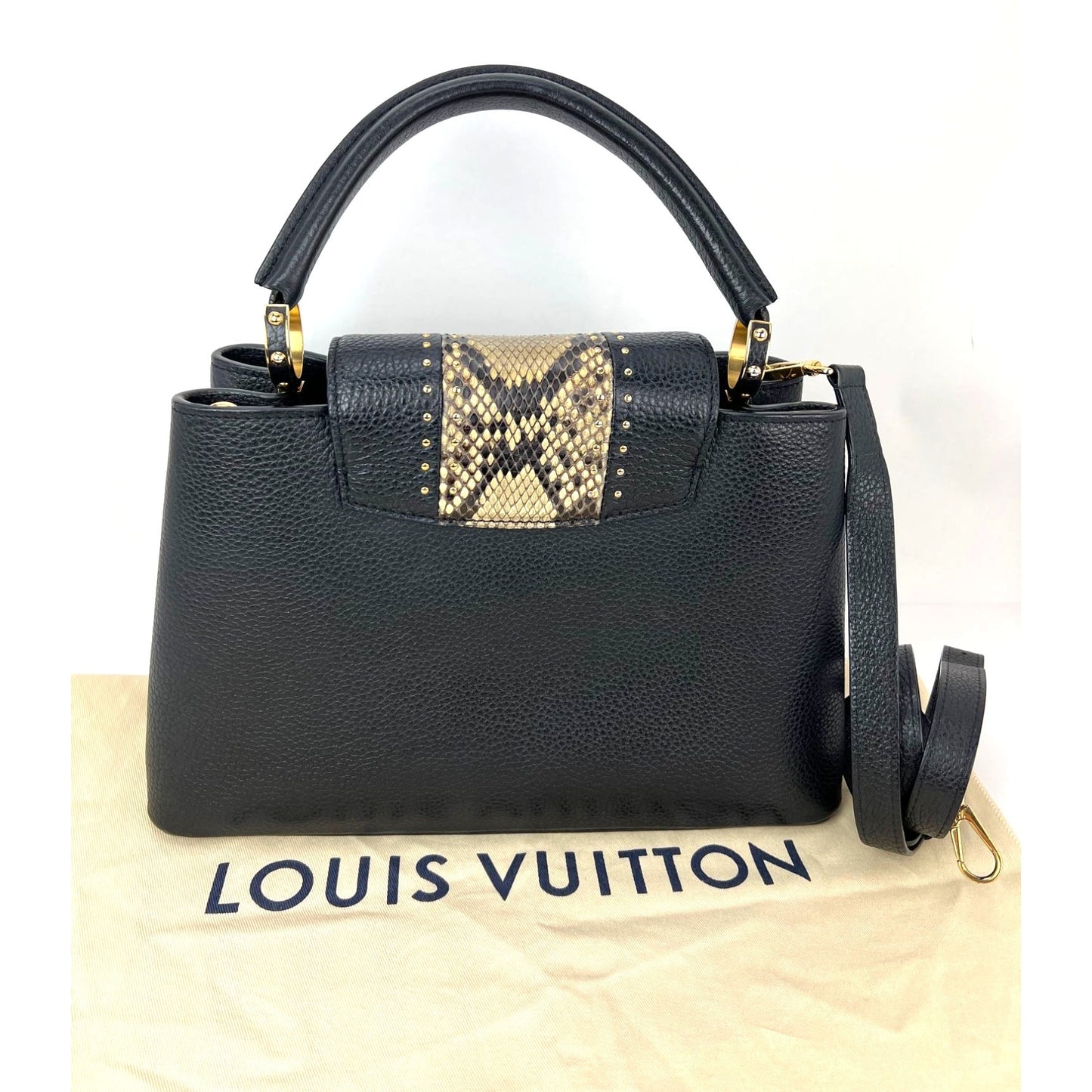 
                  
                    Louis Vuitton Taurillon Capucines MM Black Shoulder Bag
                  
                