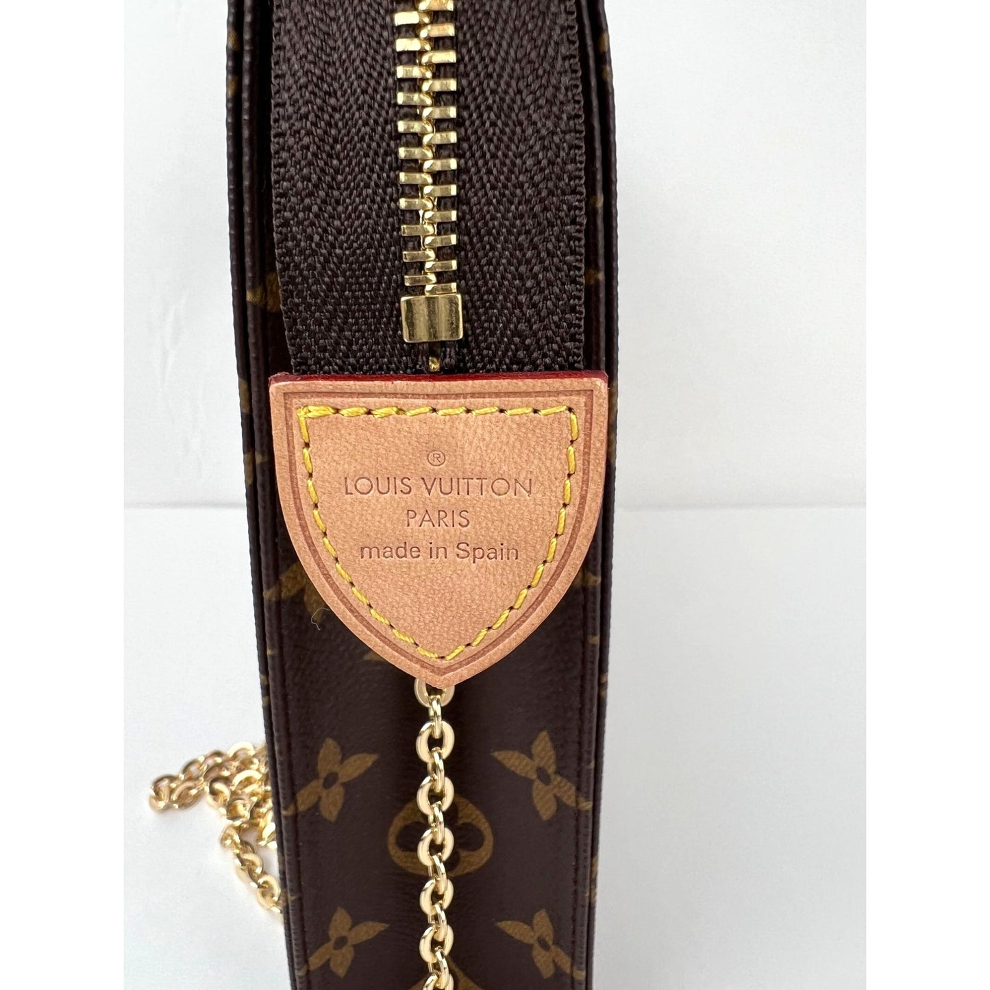 
                  
                    Louis Vuitton Toiletry Pouch 26 Monogram Clutch Crossbody Hand Bag
                  
                