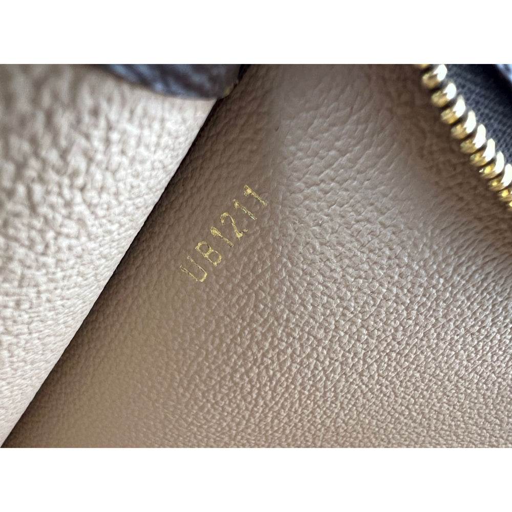 
                  
                    Louis Vuitton Toiletry Pouch 26 Monogram Clutch Crossbody Hand Bag
                  
                