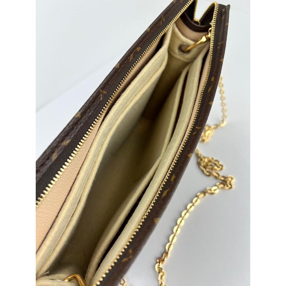 
                  
                    Louis Vuitton Toiletry Pouch 26 Monogram Clutch Crossbody Hand Bag
                  
                