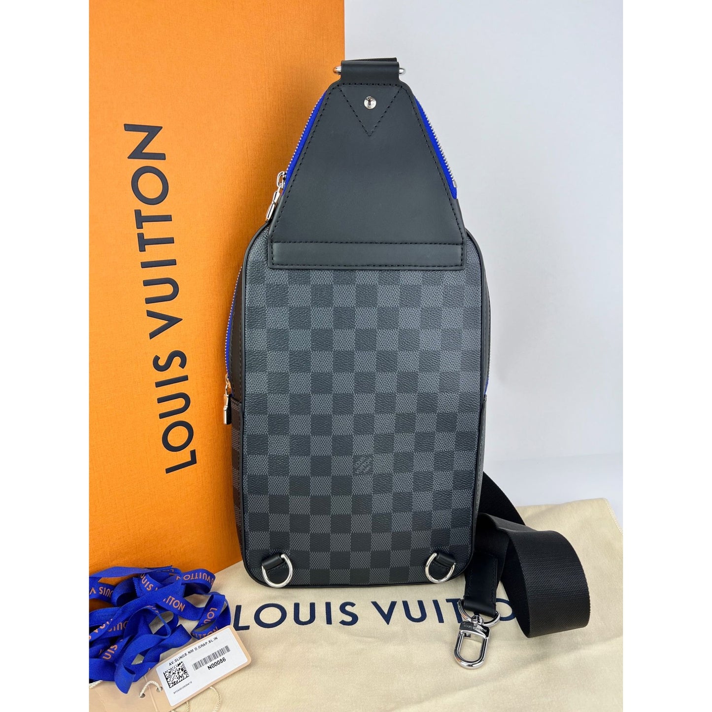 
                  
                    Louis Vuitton Avenue Damier Graphite Slingbag
                  
                