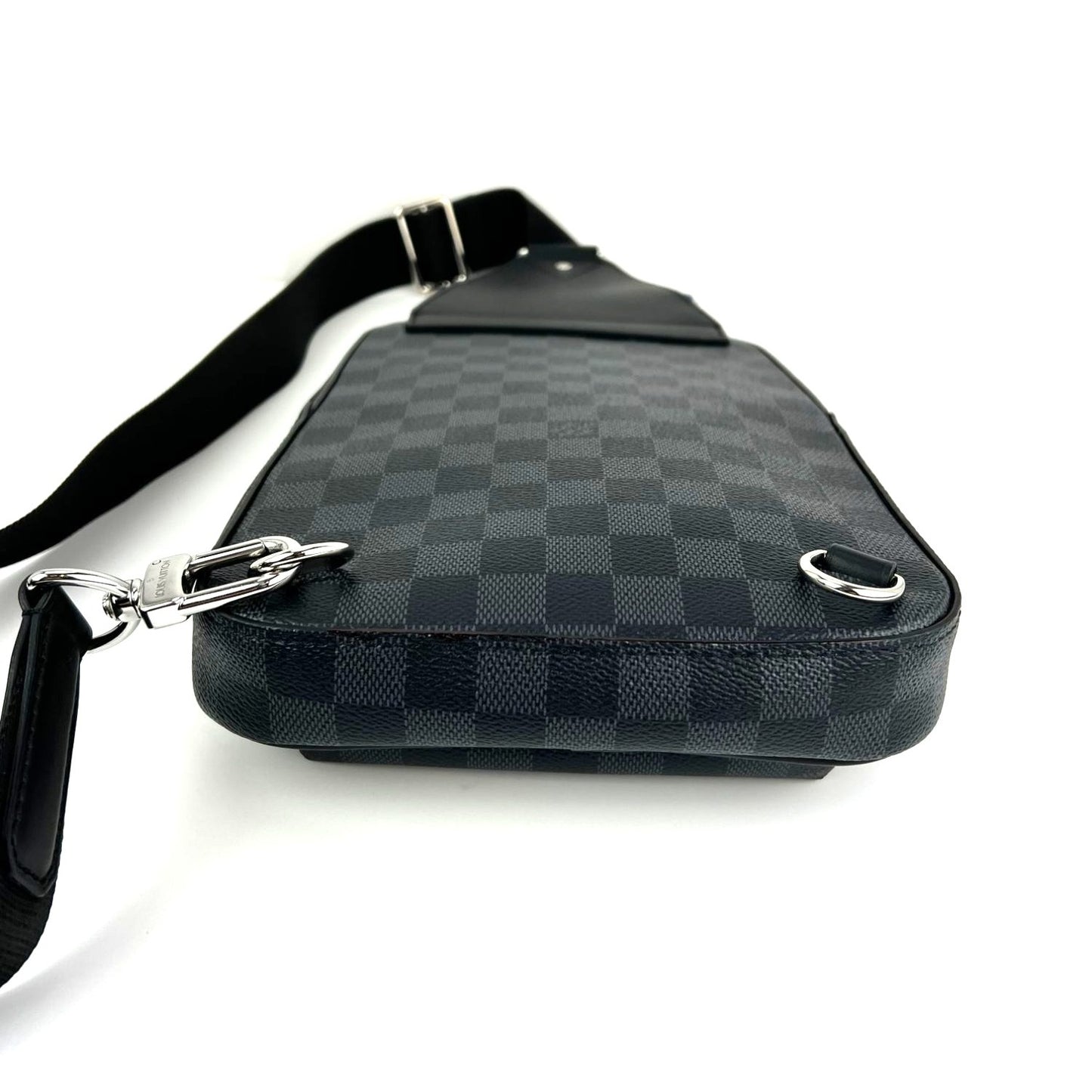 
                  
                    Louis Vuitton Avenue Damier Graphite Slingbag
                  
                