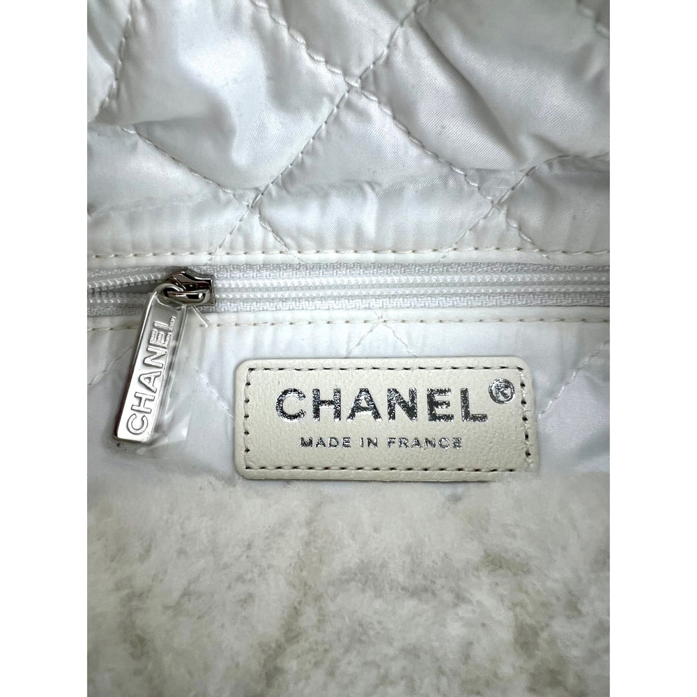 
                  
                    Chanel Shearling Quilted White Lambskin Bowler Crossbody Shoulder Bag
                  
                
