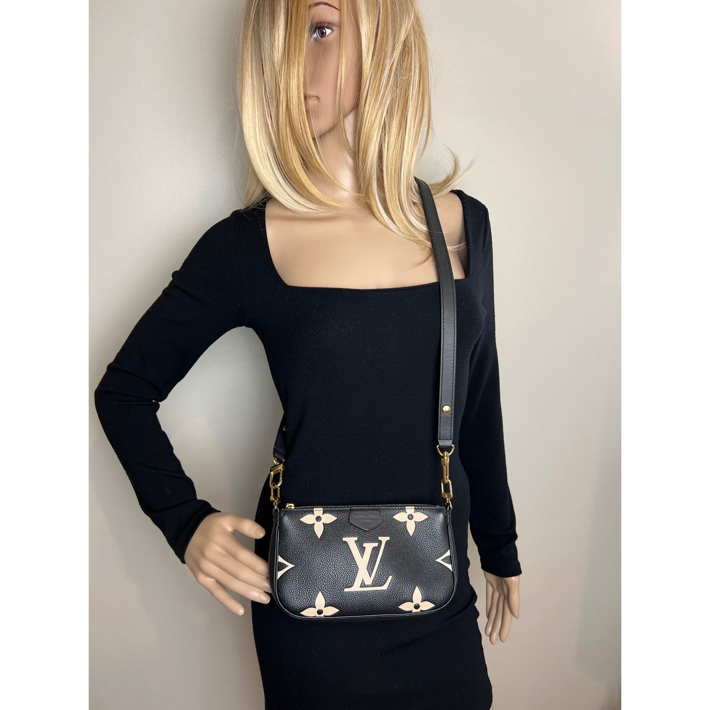 
                  
                    Louis Vuitton Multi Pochette Empriente Bicolor Black Shoulder Bag
                  
                