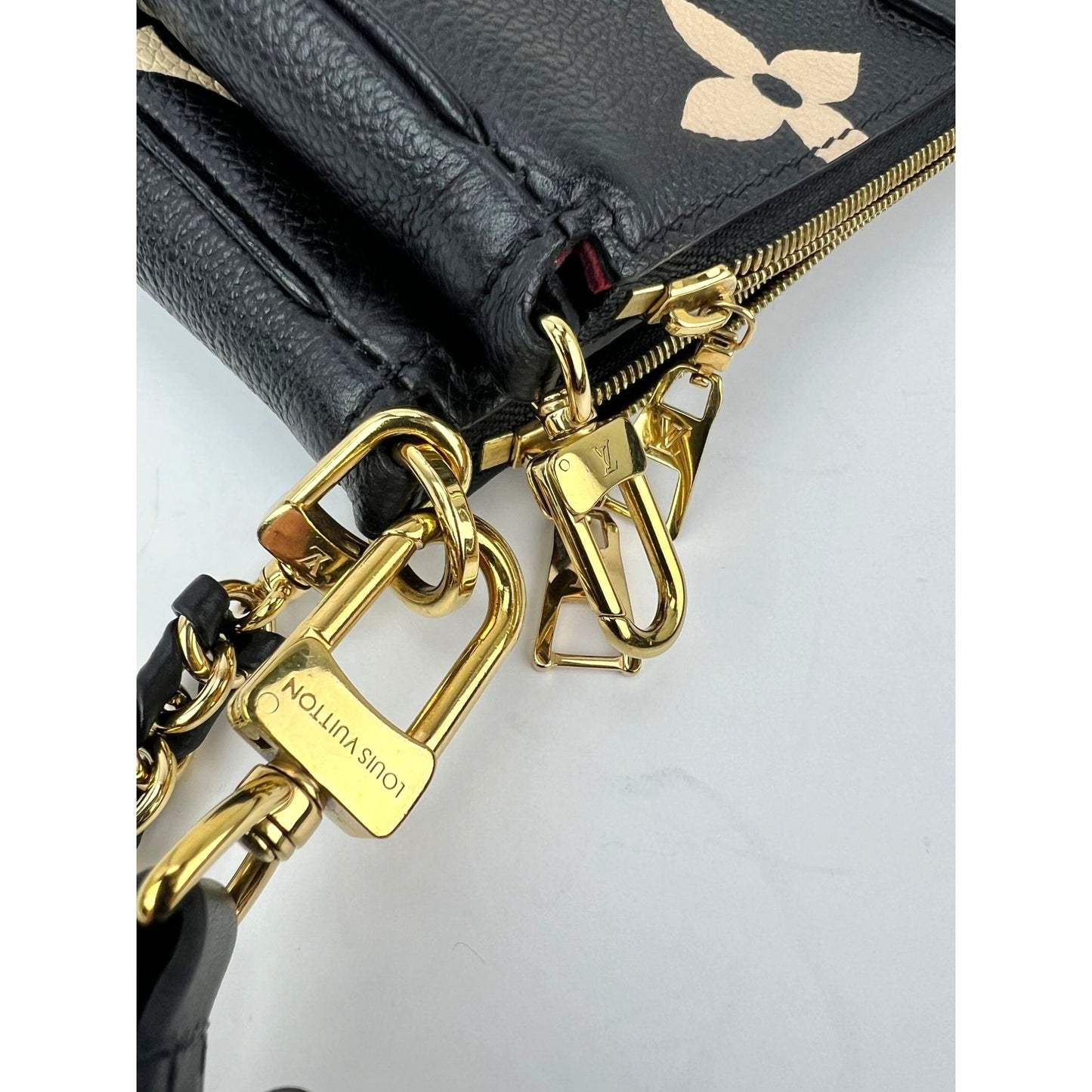 
                  
                    Louis Vuitton Multi Pochette Empriente Bicolor Black Shoulder Bag
                  
                