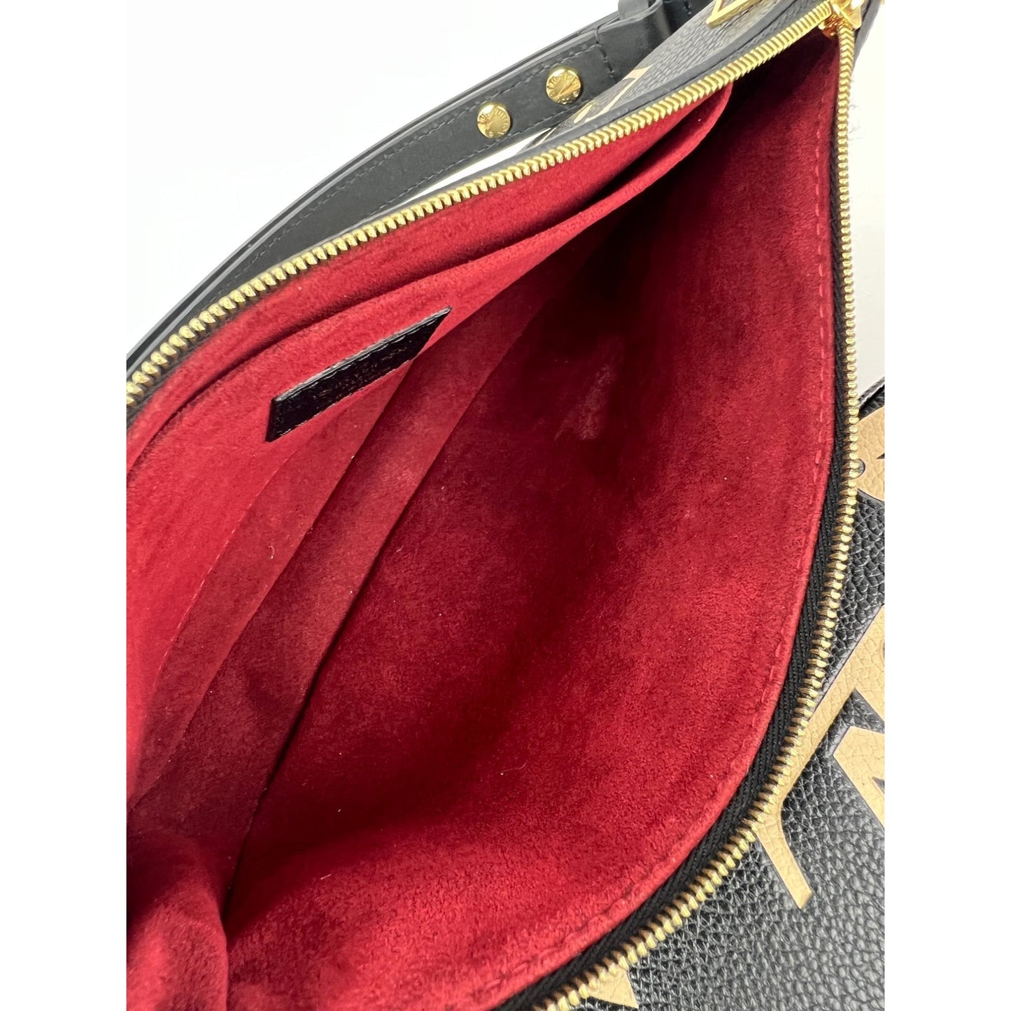 
                  
                    Louis Vuitton Multi Pochette Empriente Bicolor Black Shoulder Bag
                  
                