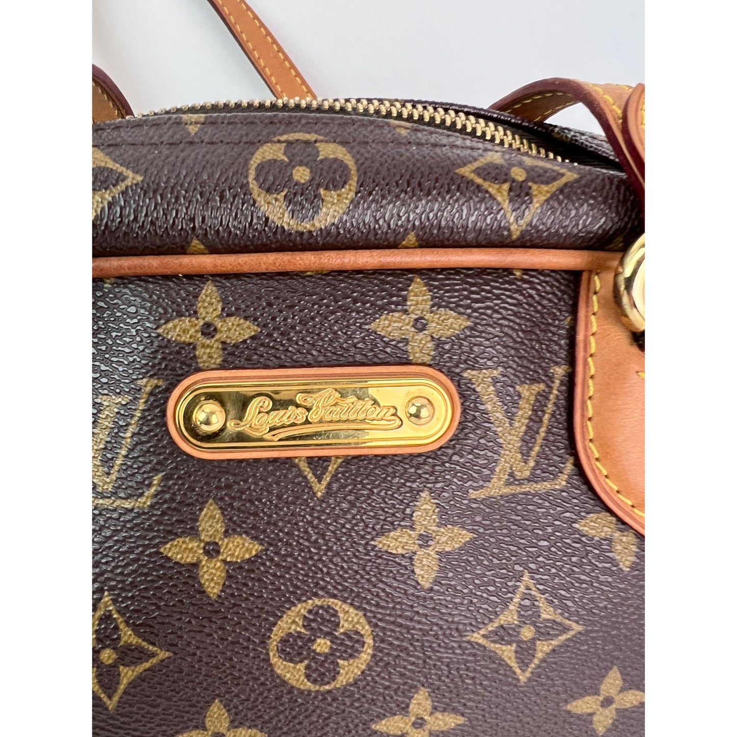 
                  
                    LOUIS VUITTON Monogram Canvas Montorgueil PM Shoulder Bag
                  
                