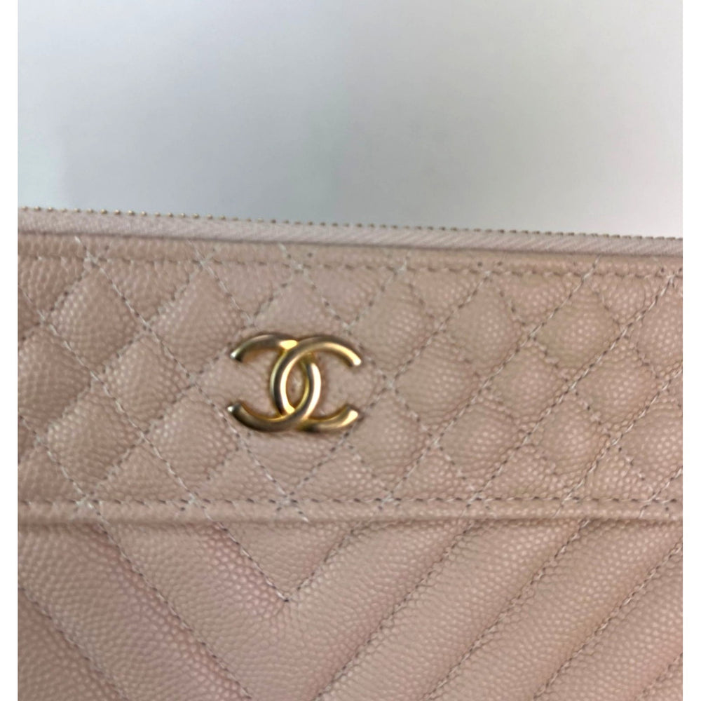 
                  
                    Chanel Caviar Chevron Quilted Large Beige Leather Cosmetic Clutch Bag
                  
                