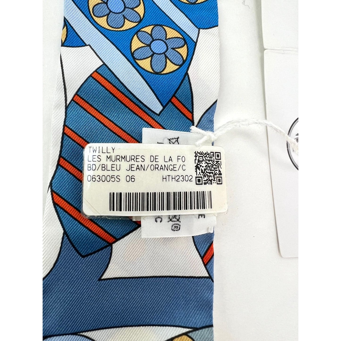 
                  
                    Hermes Les Murmures Multicolor Silk Twilly Scarf
                  
                