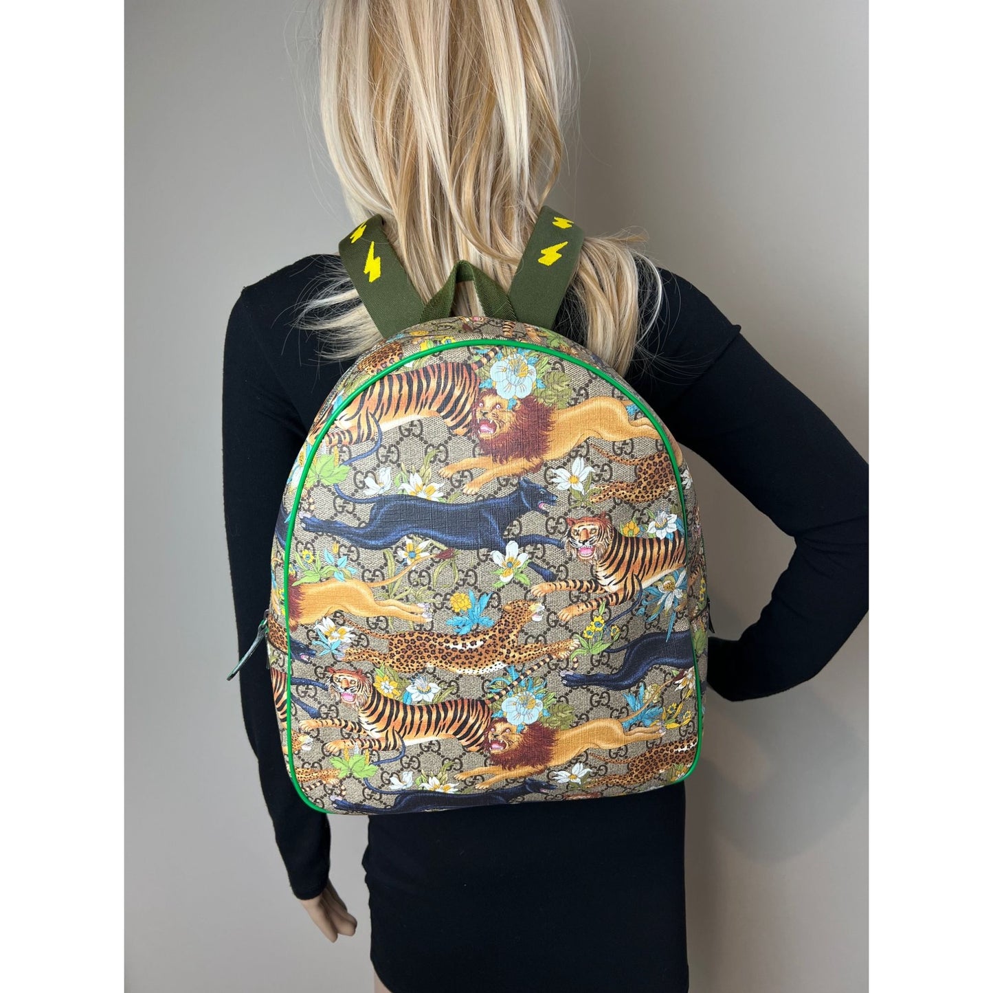 
                  
                    Gucci GG Supreme Feline Childrens Dome Multicolor Backpack
                  
                