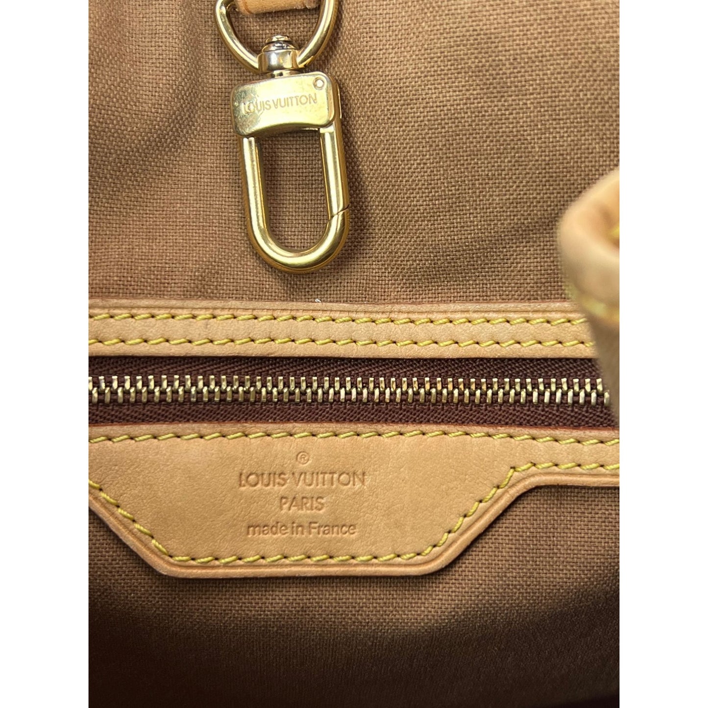 
                  
                    Louis Vuitton Batignolles Vertical Monogram Vintage Shoulder Bag
                  
                