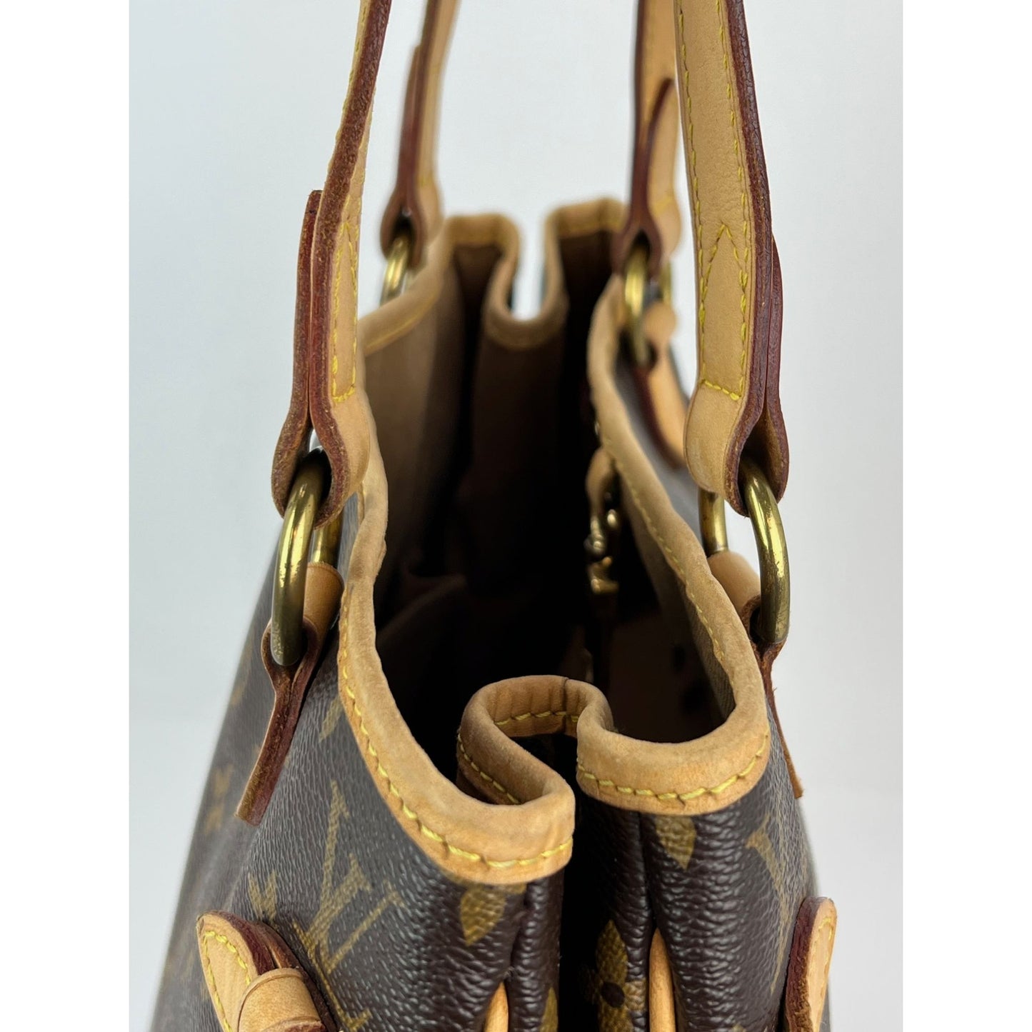 
                  
                    Louis Vuitton Batignolles Vertical Monogram Vintage Shoulder Bag
                  
                