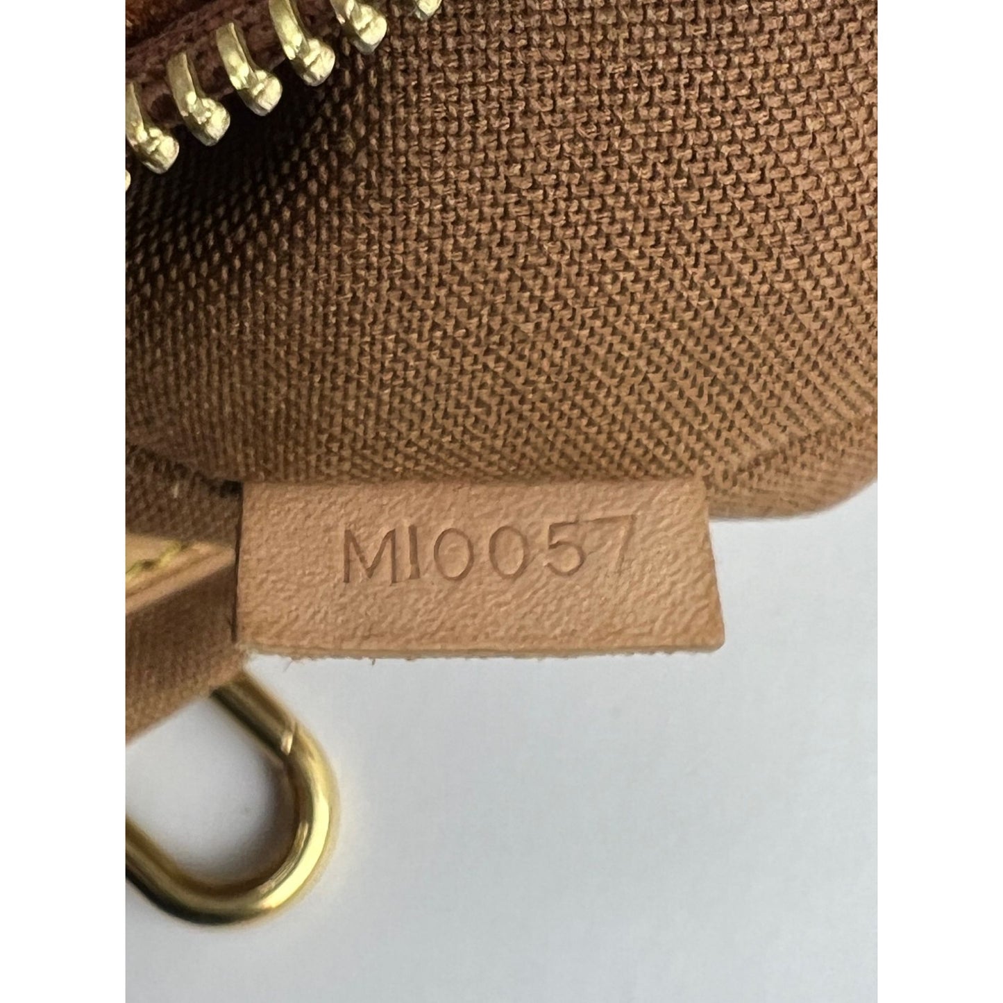 
                  
                    Louis Vuitton Batignolles Vertical Monogram Vintage Shoulder Bag
                  
                
