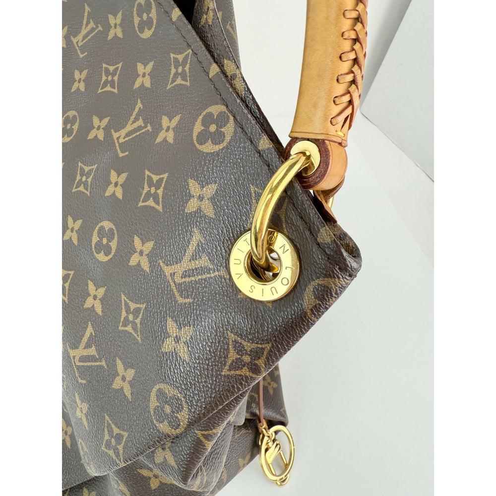 
                  
                    Louis Vuitton Artsy MM Canvas Monogram Hand Tote Bag
                  
                