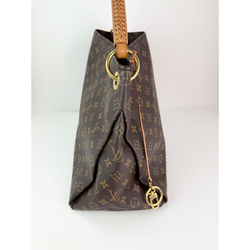 
                  
                    Louis Vuitton Artsy MM Canvas Monogram Hand Tote Bag
                  
                