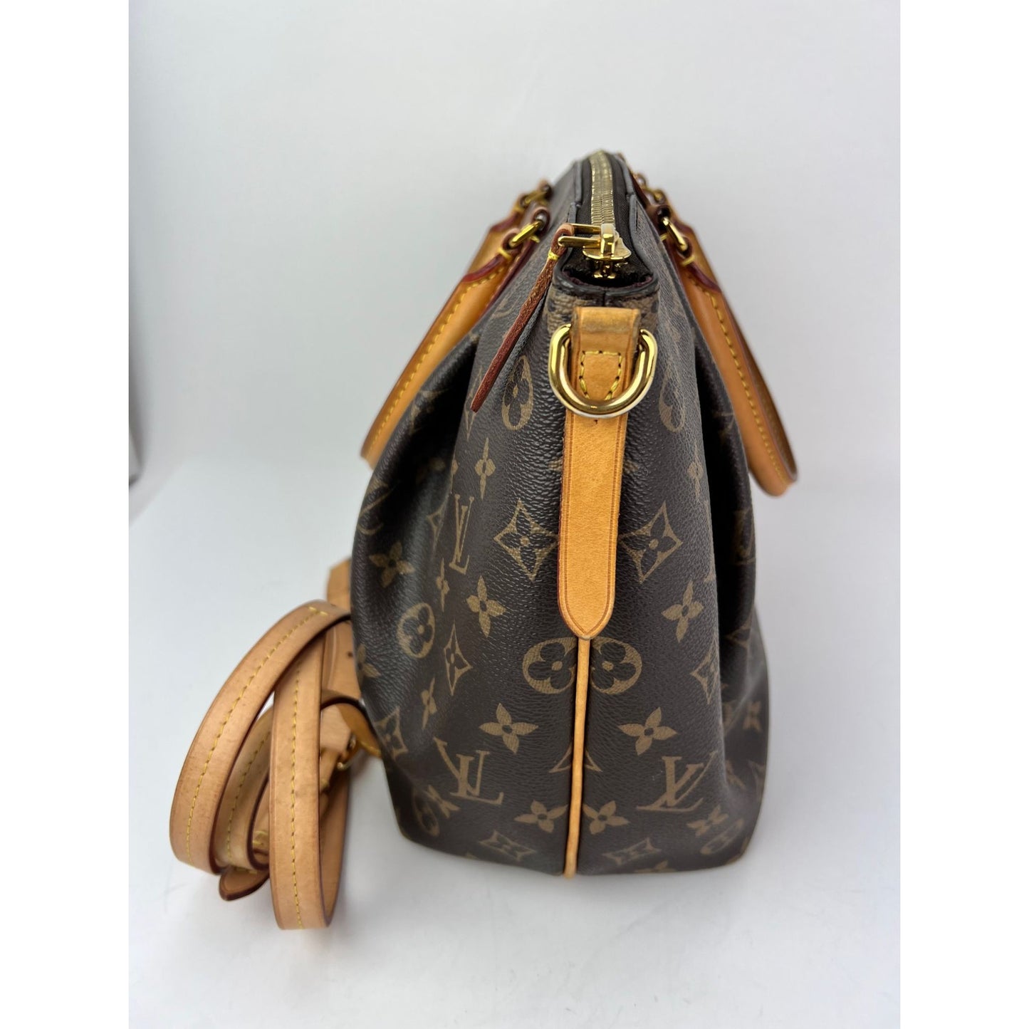 
                  
                    Louis Vuitton Turenne MM Monogram Hand Crossbody Bag
                  
                