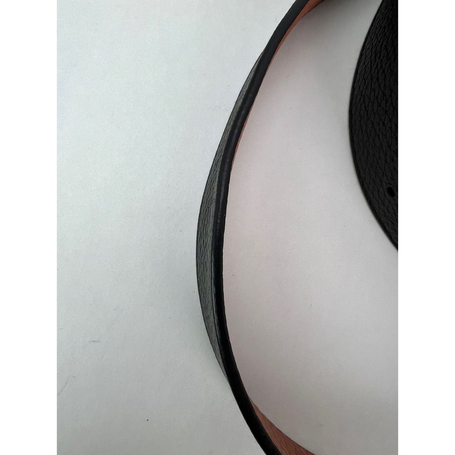
                  
                    Louis Vuitton 30mm Black Brown Leather Reversible Initiales Belt 80/32
                  
                