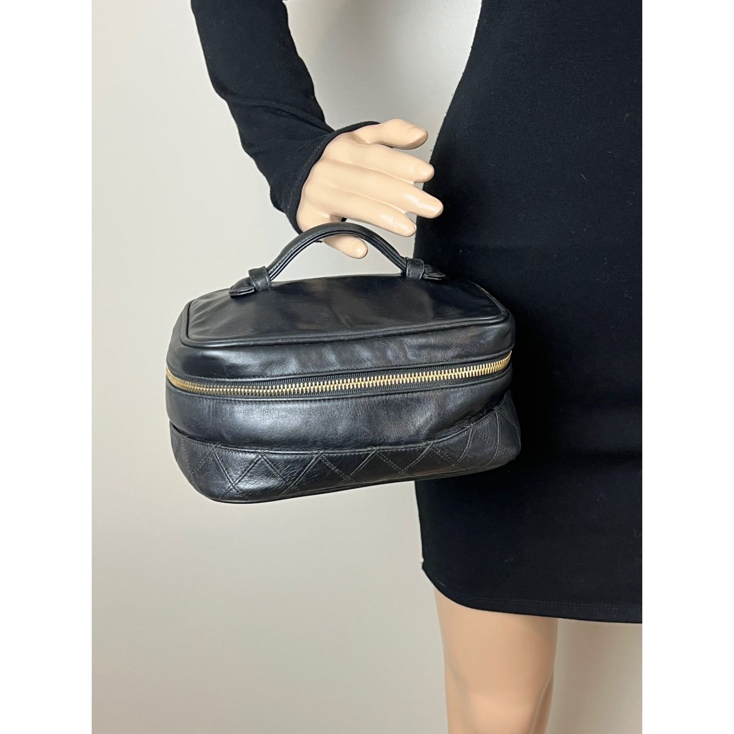 
                  
                    Chanel Lambskin Vanity Cosmetic Case Black EBAY LIVE
                  
                