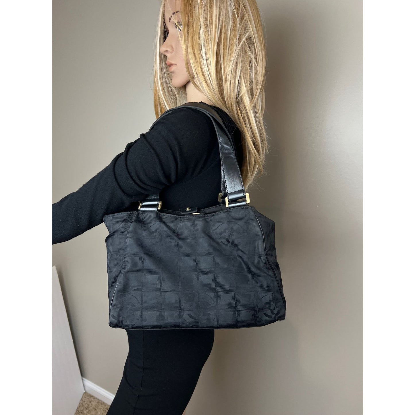 
                  
                    Chanel Nylon Black Travel Tote  Vintage EBAY LIVE
                  
                