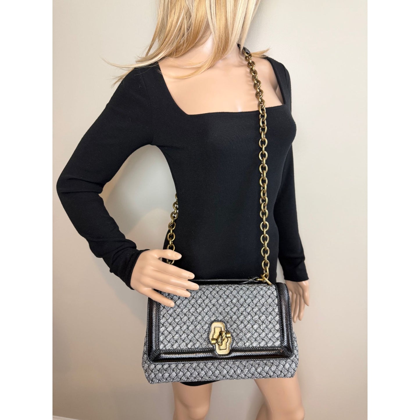 
                  
                    Bottega Veneta Metallic Wool Woven Patent Ayers Olimpia Knot Silver Crossbody Shoulder Bag
                  
                