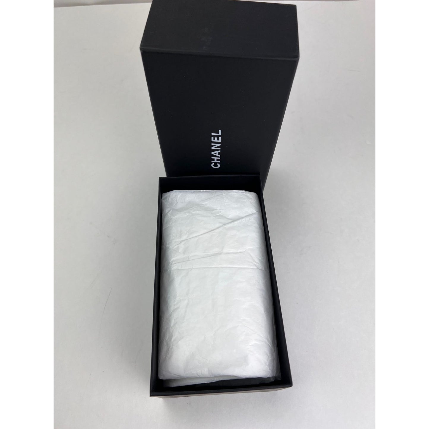 
                  
                    Chanel J12 GMT Stainless Steel Black Ceramic 41MM Watch Unisex
                  
                