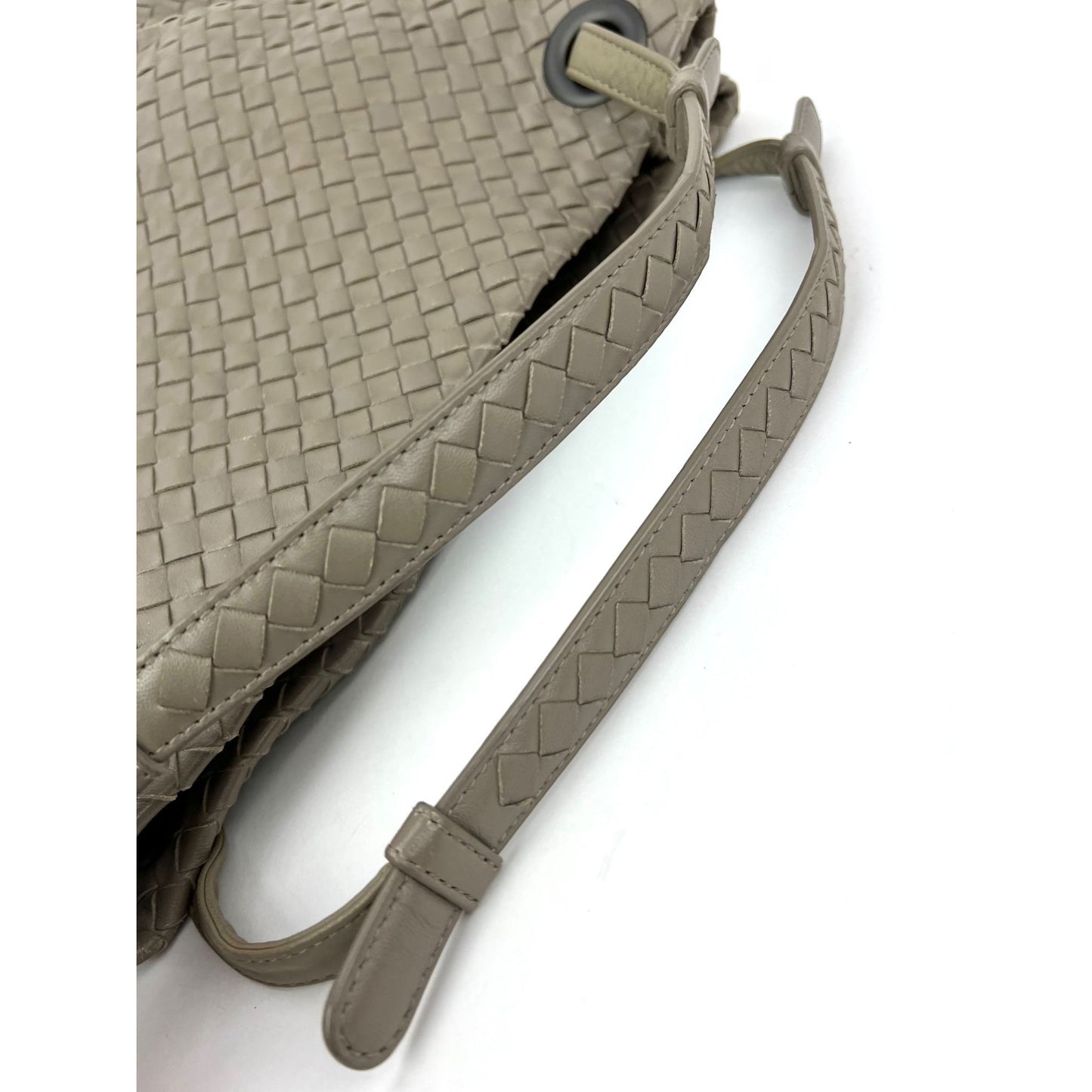 
                  
                    Bottega Veneta Garda Intrecciato Nappa Medium Beige Handbag
                  
                