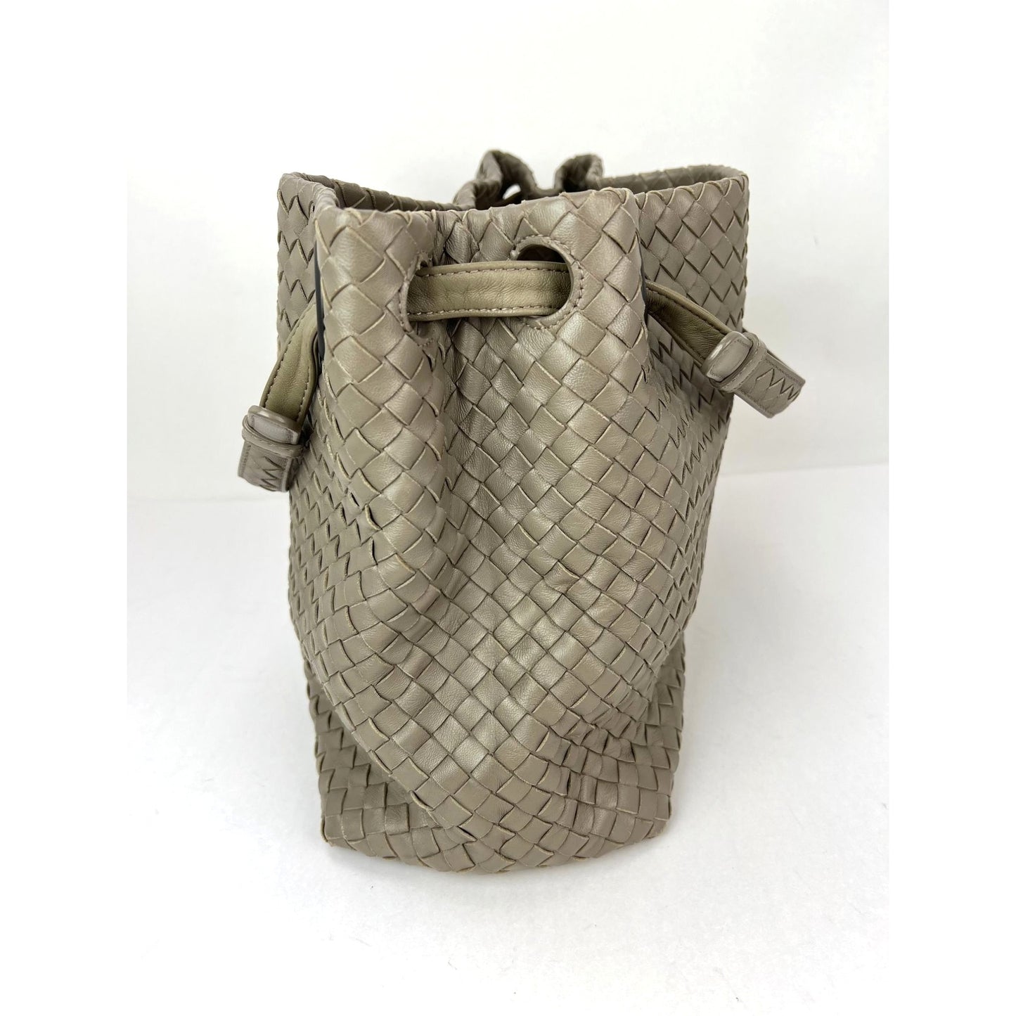 
                  
                    Bottega Veneta Garda Intrecciato Nappa Medium Beige Handbag
                  
                