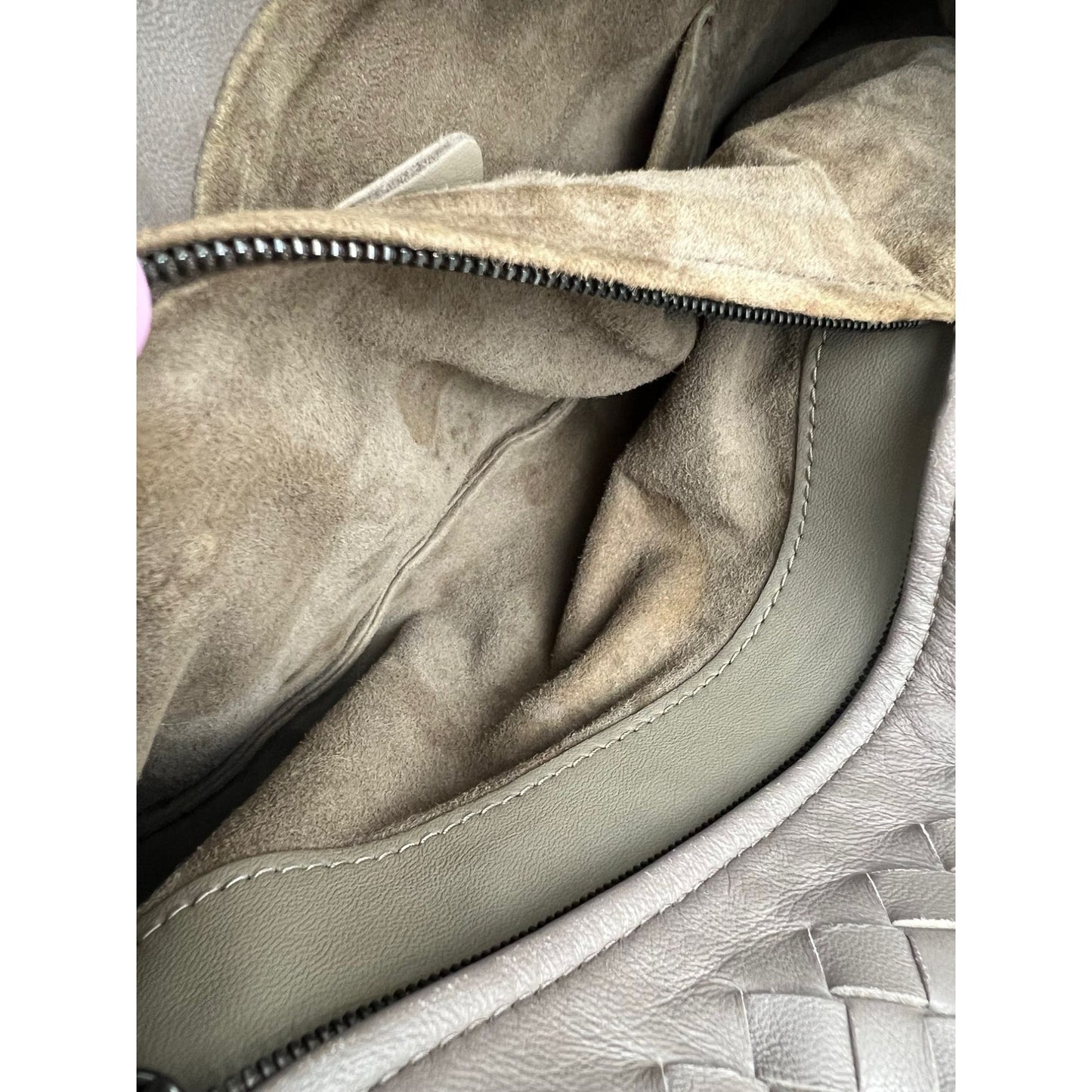 
                  
                    Bottega Veneta Garda Intrecciato Nappa Medium Beige Handbag
                  
                