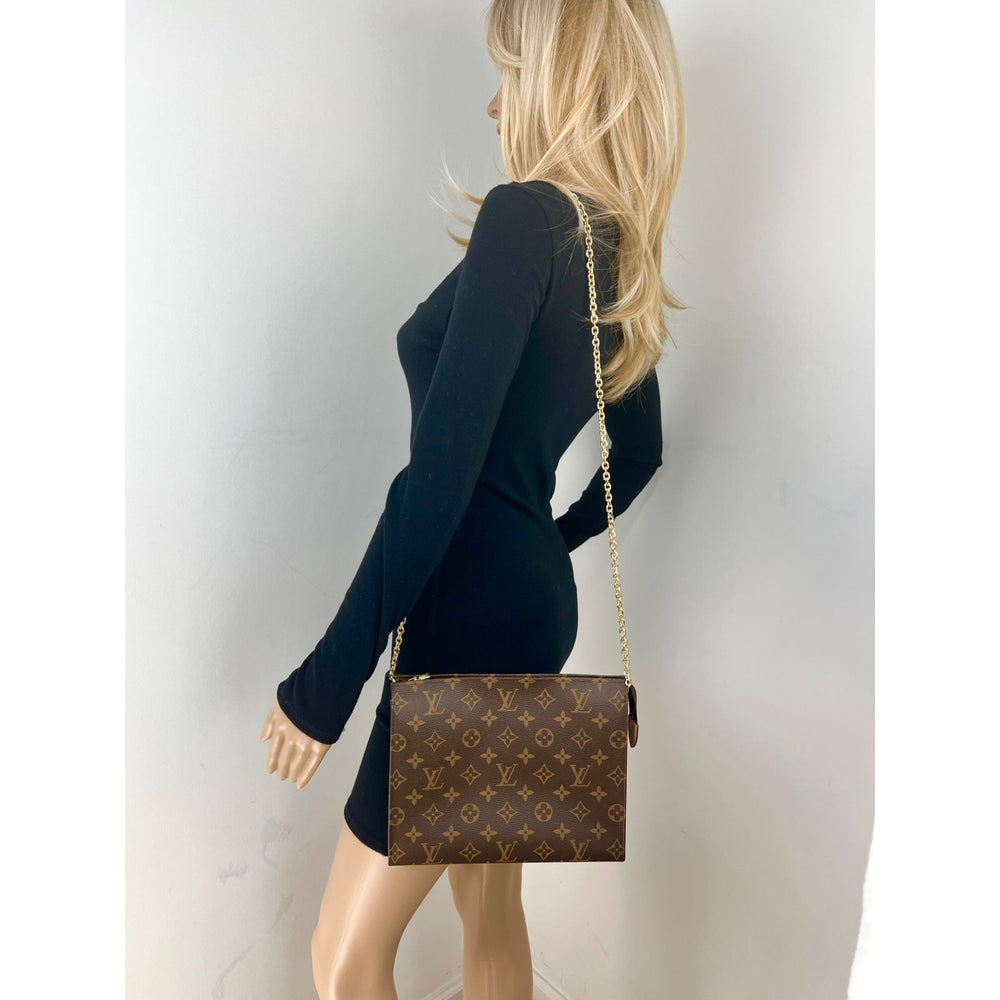 Louis Vuitton Toiletry Pouch 26 Monogram Clutch Handbag