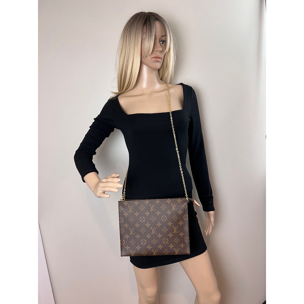 Louis Vuitton Toiletry Pouch 26 Monogram Clutch Handbag