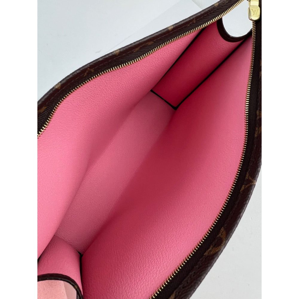 Louis Vuitton Toiletry Pouch 26 Monogram Clutch Handbag