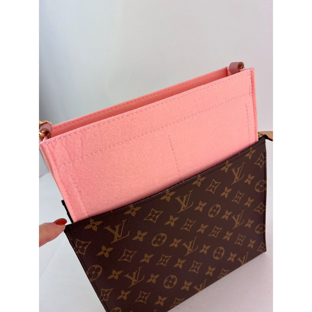 Louis Vuitton Toiletry Pouch 26 Monogram Clutch Handbag