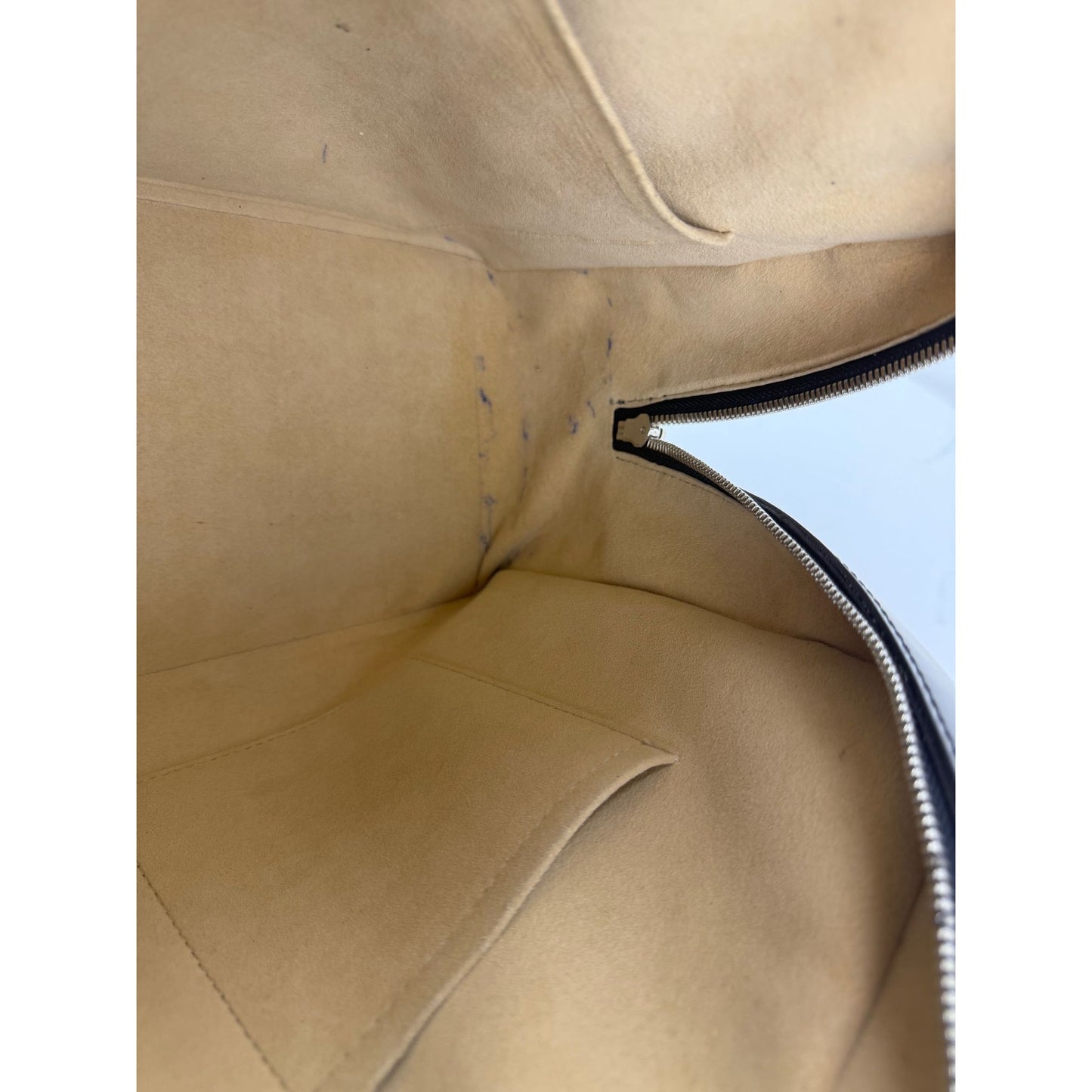 
                  
                    Louis Vuitton Dora Monogram MM Noir Shoulder Hand Bag
                  
                