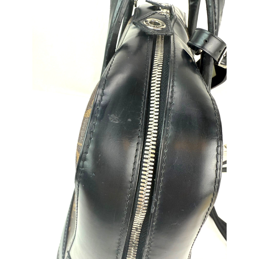 
                  
                    Louis Vuitton Dora Monogram MM Noir Shoulder Hand Bag
                  
                